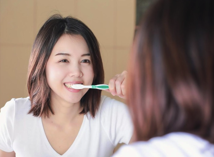 cara menghilangkan karang gigi